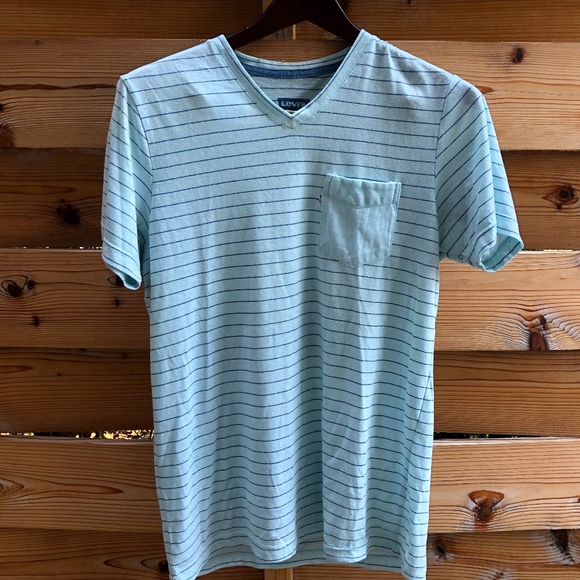 levis light blue t shirt